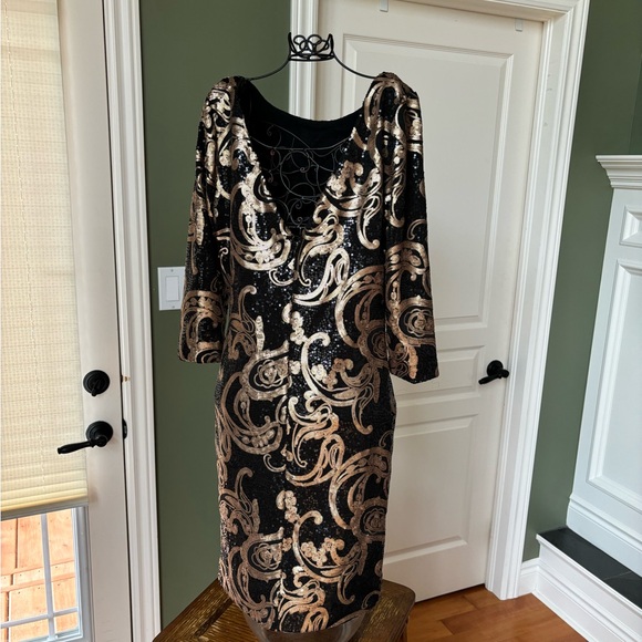 A fully lined black and gold sequin mini cocktail dress in a women’s large - Picture 2 of 4